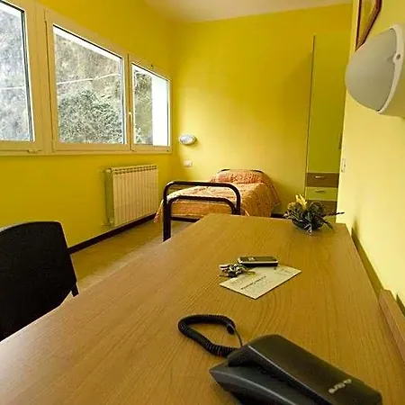 Casthello Di Vallecamonica - Hostel *