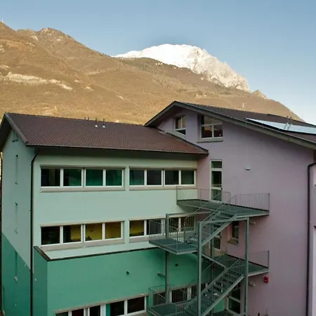 Casthello Di Vallecamonica Hostel *