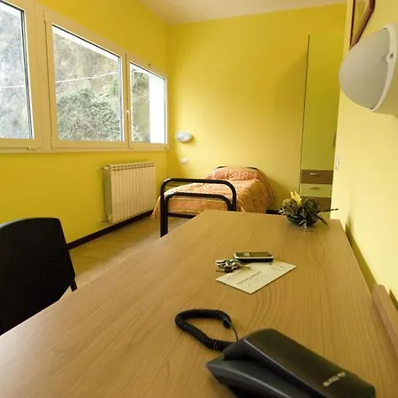 Hostel Casthello Di Vallecamonica *