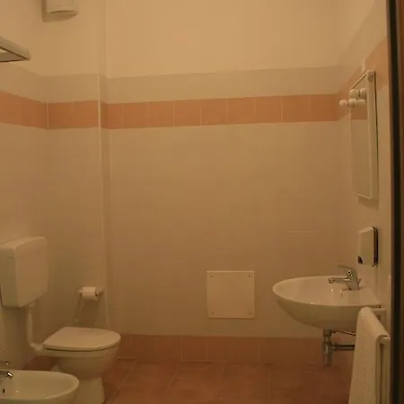 Hostel Casthello Di Vallecamonica *